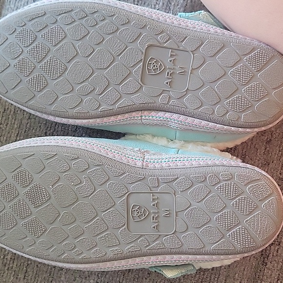 Ariat slippers - Picture 3 of 4